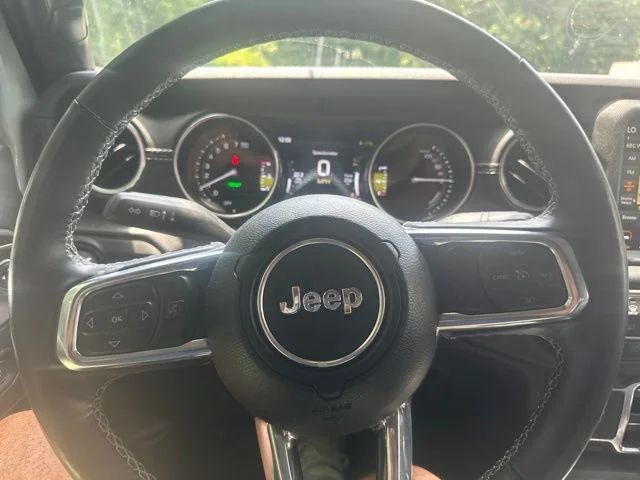 Used 2023  Jeep Sahara 4xe image 18