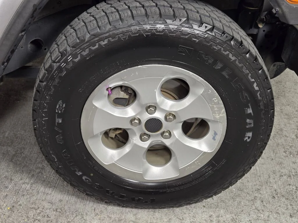 Used 2021 Silver Jeep Unlimited Sahara image 10