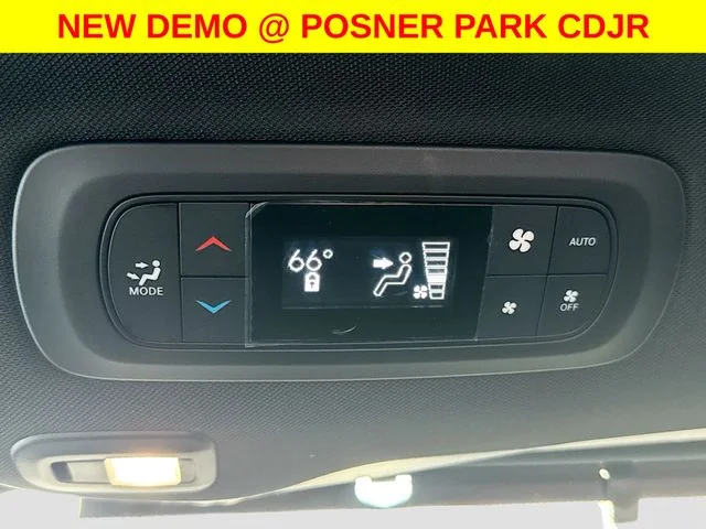 New 2026 Diamond Black Crystal Pearl-Coat Exterior Paint Chrysler Limited image 28