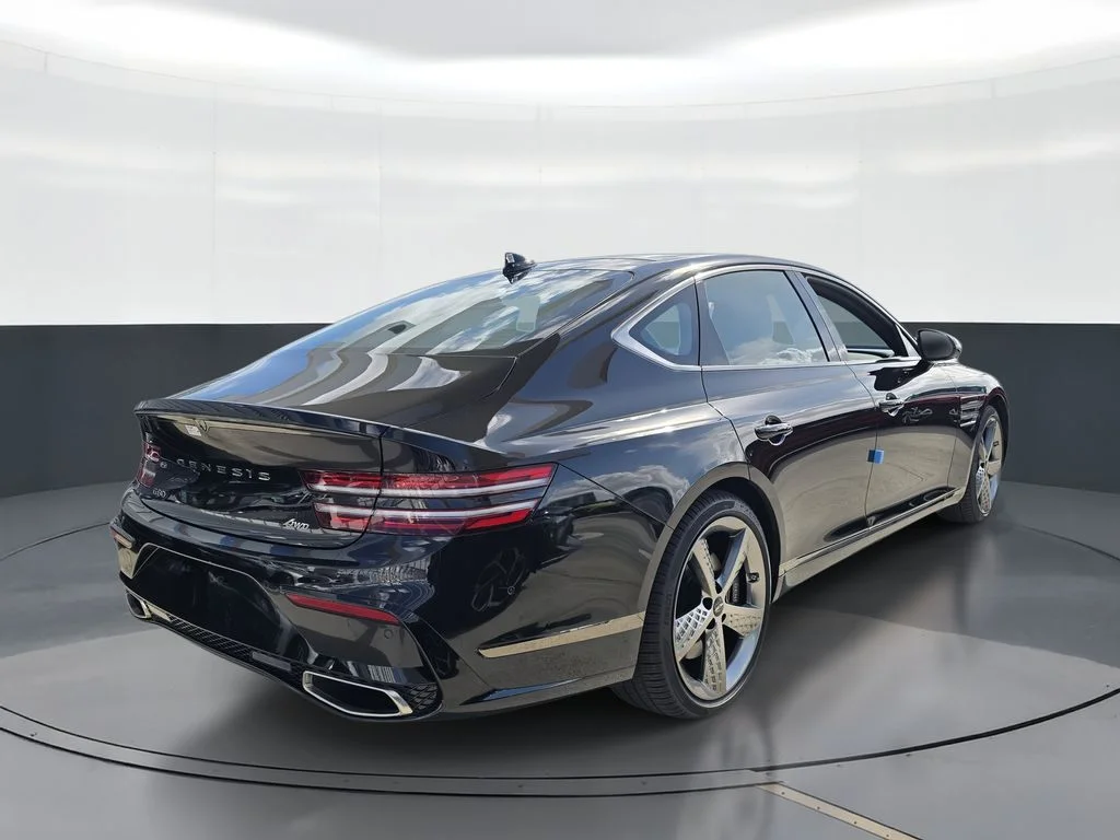 Used 2025 Black Genesis 2.5T image 3
