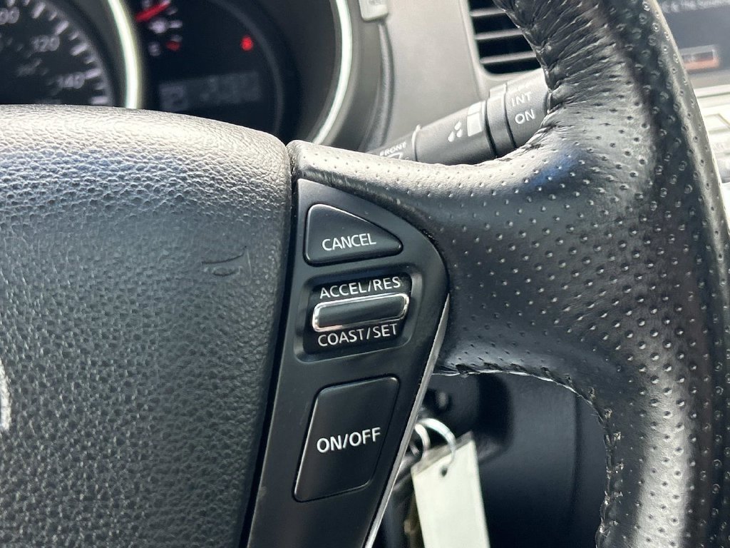 Used 2014 Gray Nissan SL image 24