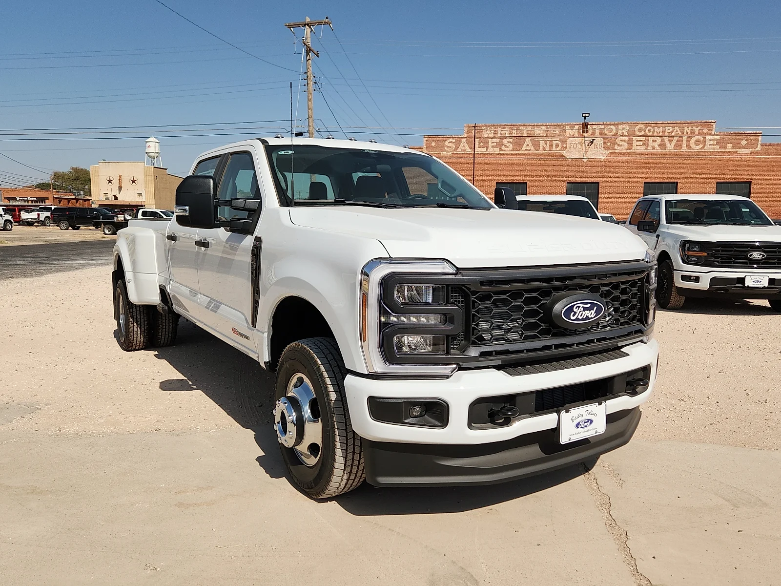 New 2027 Oxford White Ford XL image 1