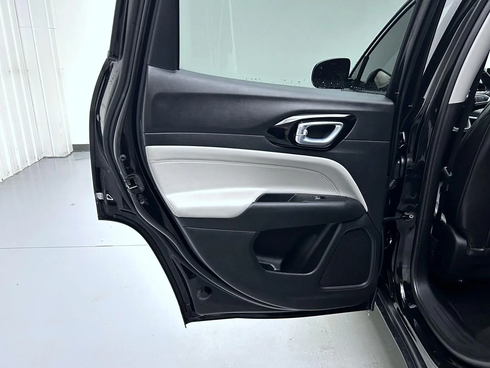 Used 2022 Black Jeep Limited image 21