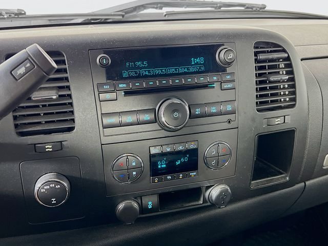 Used 2013 Silver GMC SLE image 16