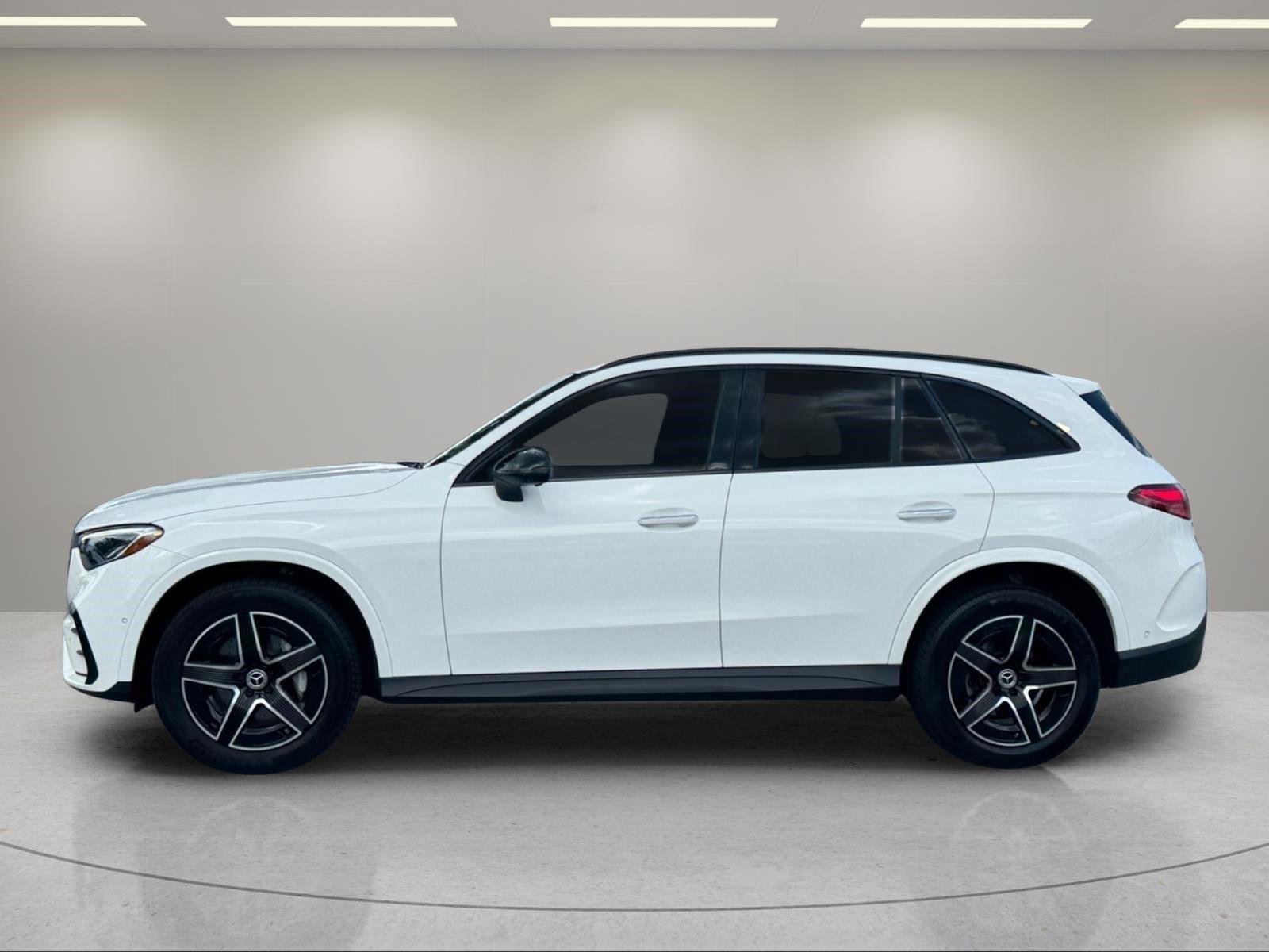 Used 2024 Polar White Mercedes-Benz GLC 300 image 2