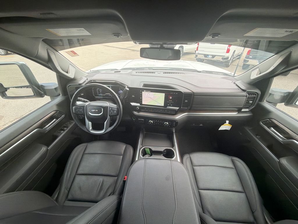 Used 2025 White GMC SLT image 21