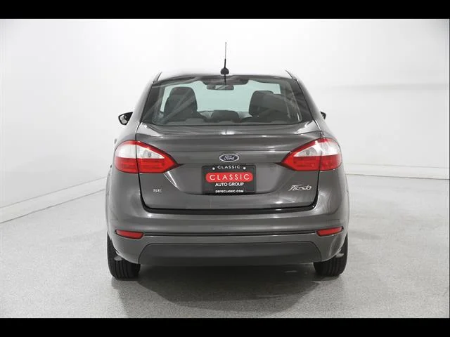 2015 Ford Fiesta SE - Photo 16