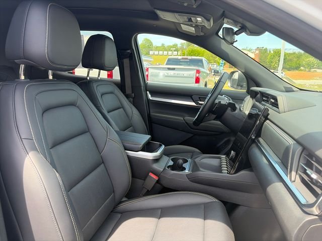Used 2025 White GMC Elevation image 14