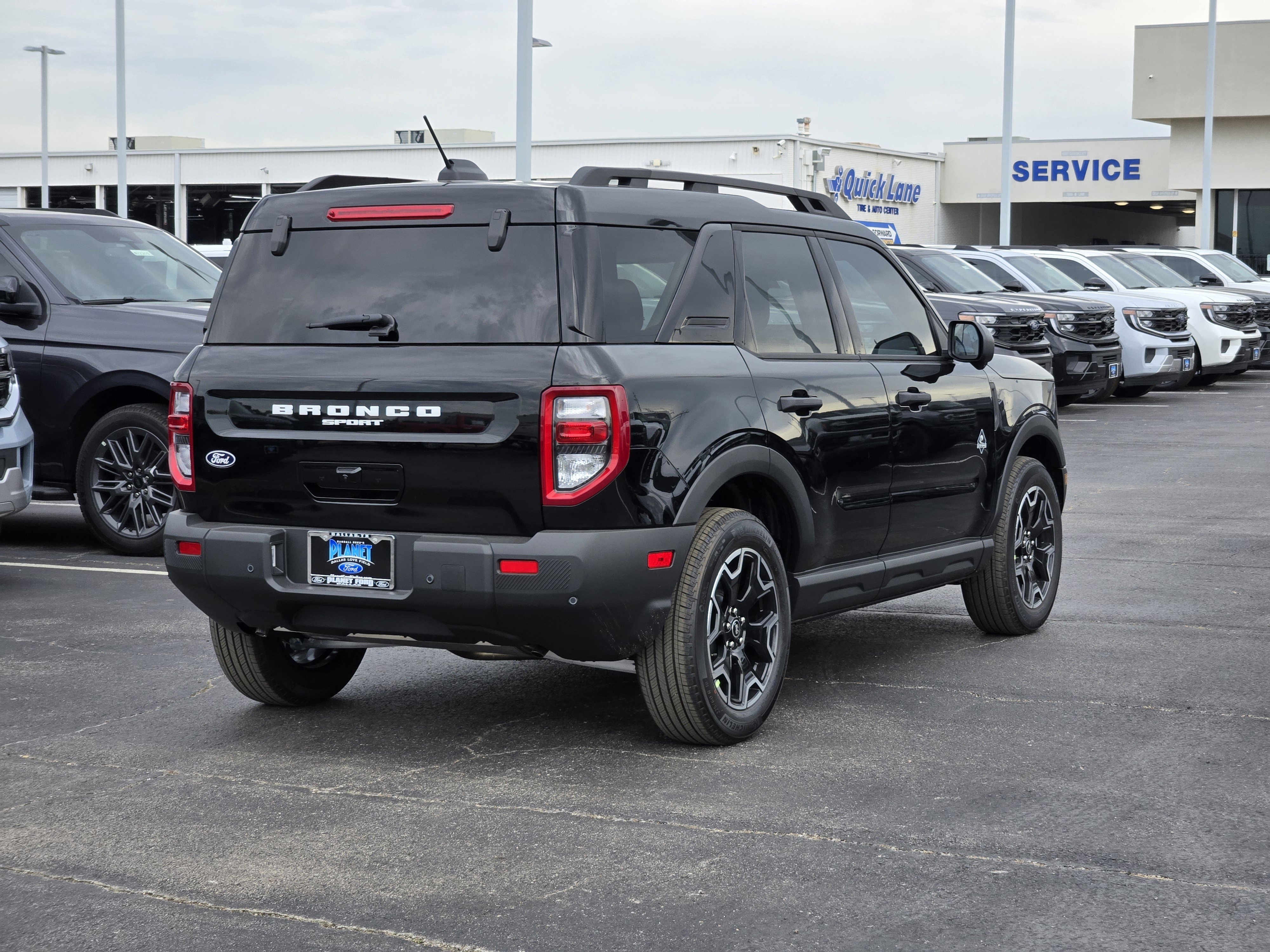 New 2026 Shadow Black Ford Outer Banks image 4