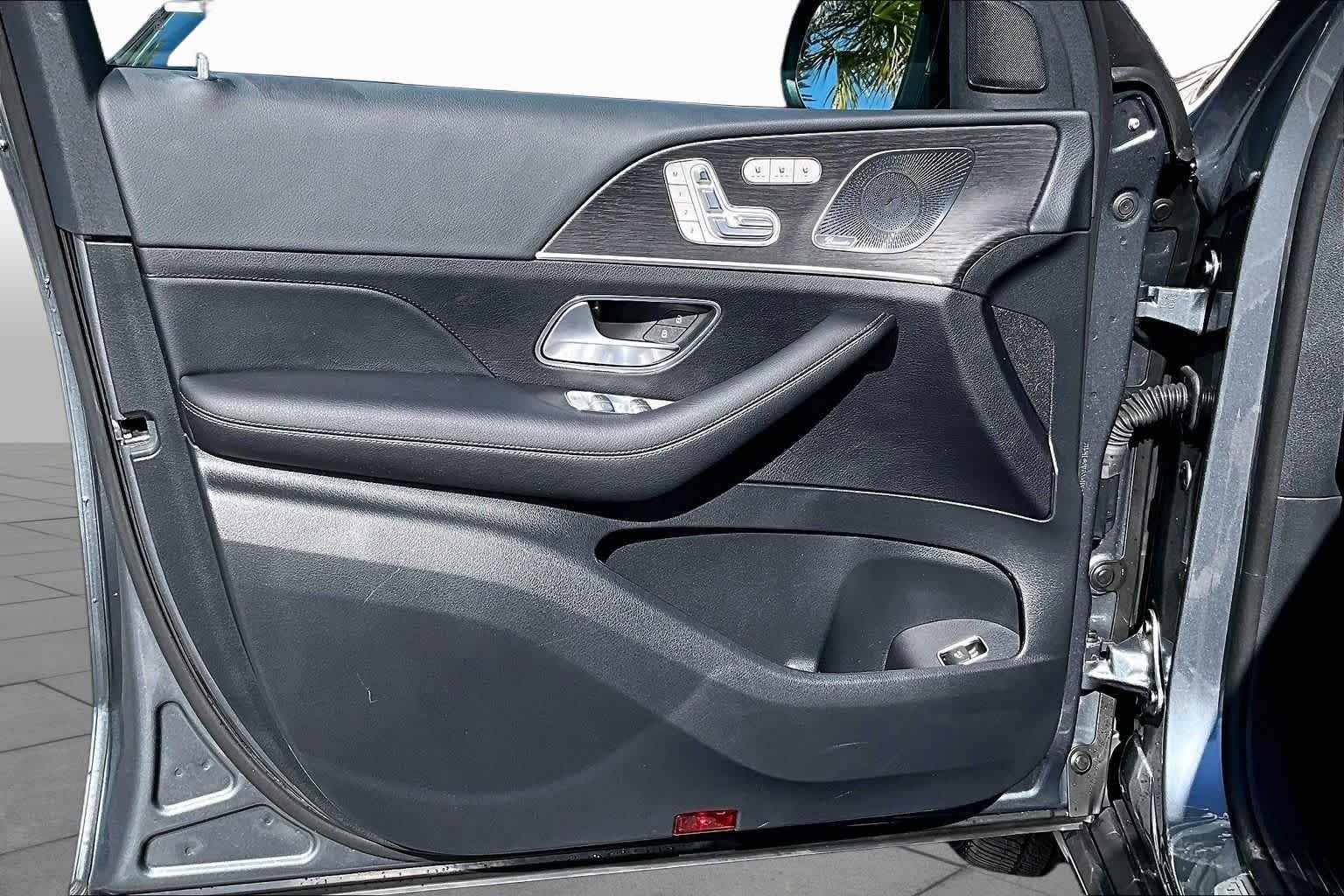 Used 2026 Selenite Grey Metallic Mercedes-Benz GLS 450 image 22