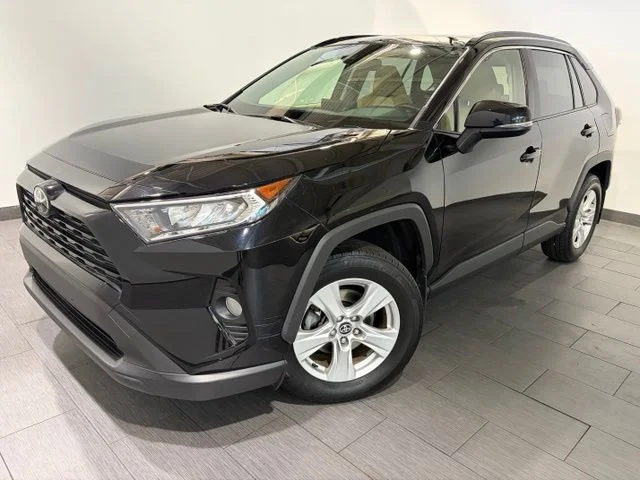 Used 2020 Black Toyota XLE image 1
