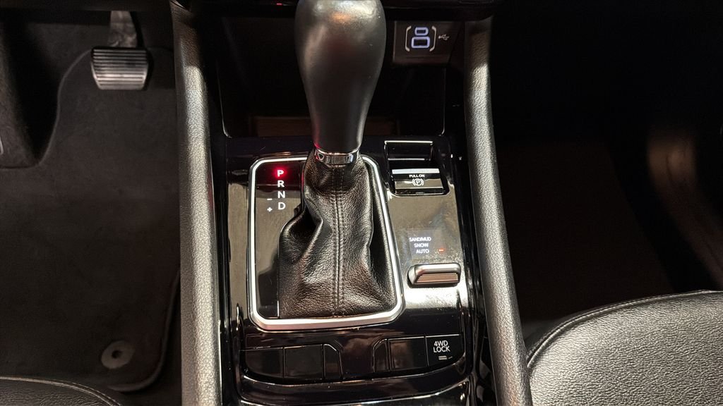 Used 2024 White Jeep Limited image 19