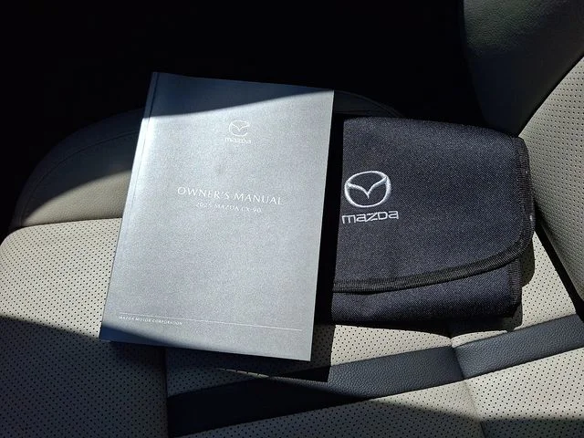 Used 2025 White Mazda Premium image 28