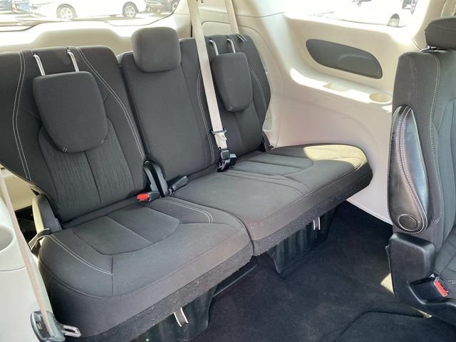 Used 2023 Silver Chrysler LX image 27