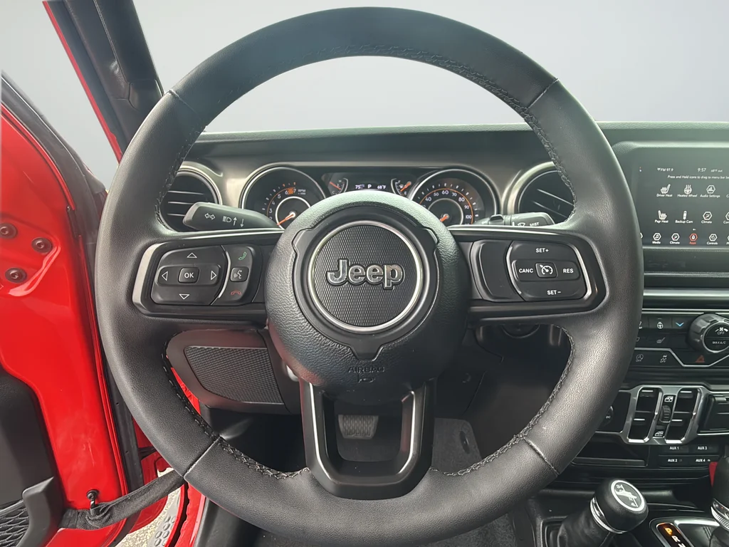Used 2023 Red Jeep Sport S image 34