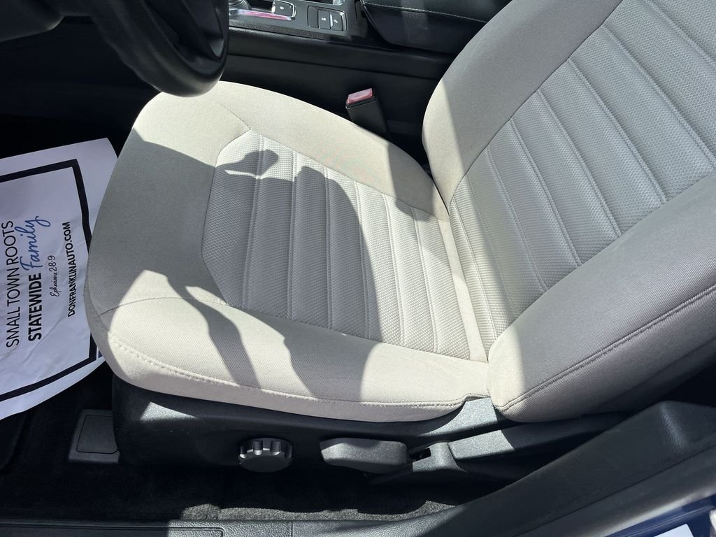 Used 2018 Blue Ford S image 12