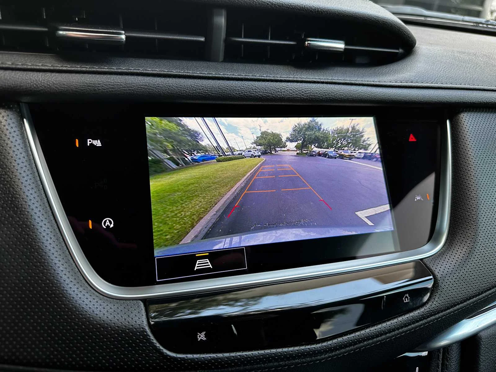 2025 Cadillac XT6 Luxury - Photo 12