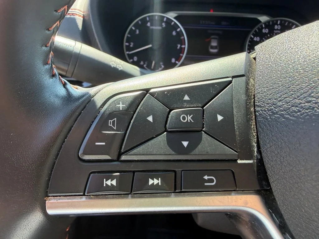 Used 2025 Gray Nissan SR image 18