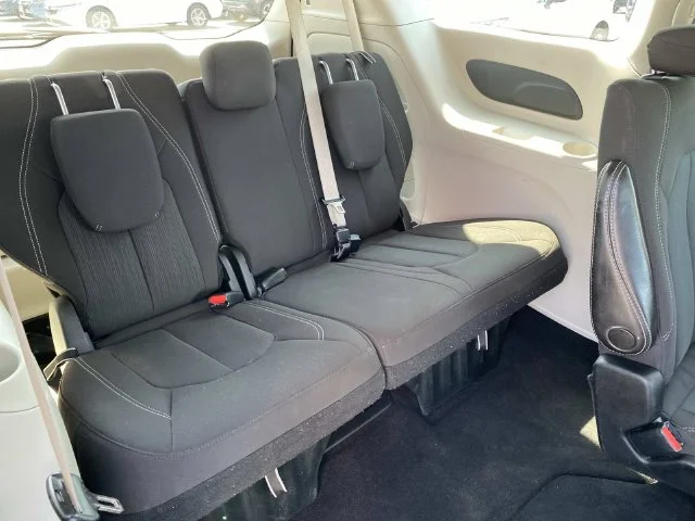 Used 2023 Silver Chrysler LX image 27