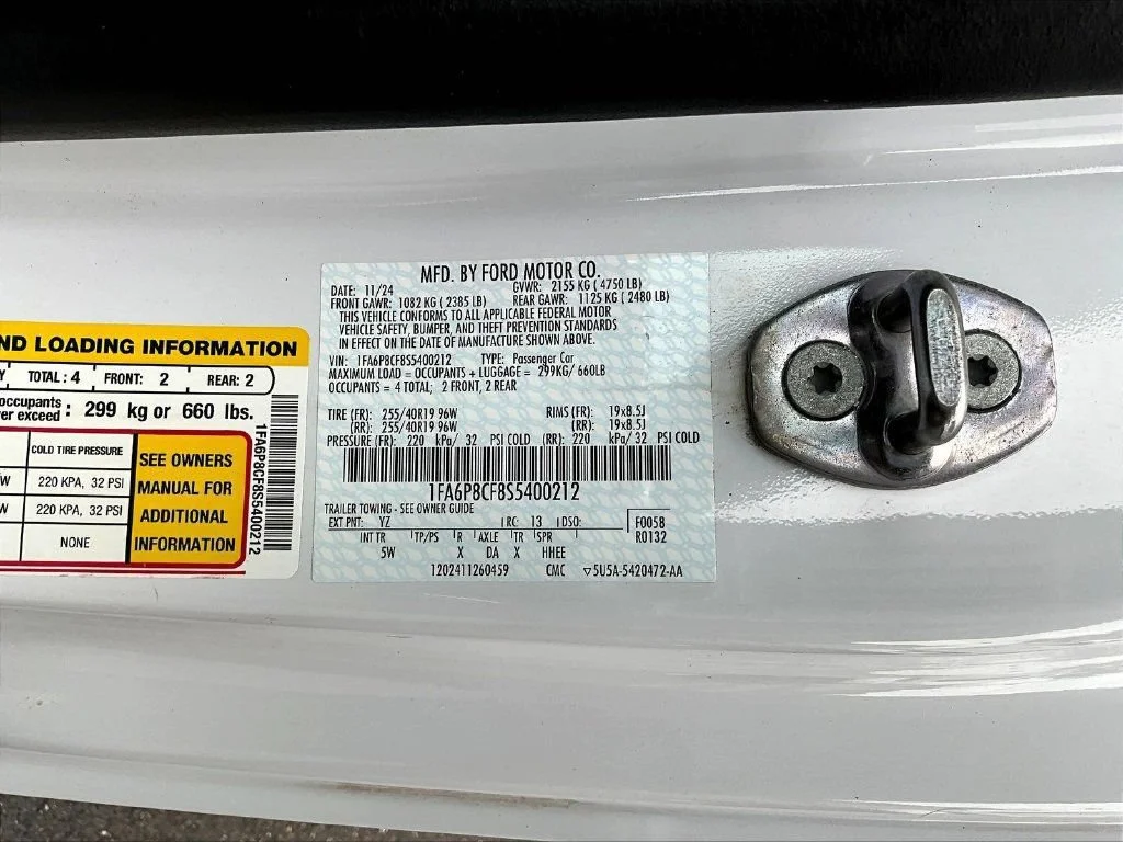 Used 2025 Oxford White Ford GT Premium image 21