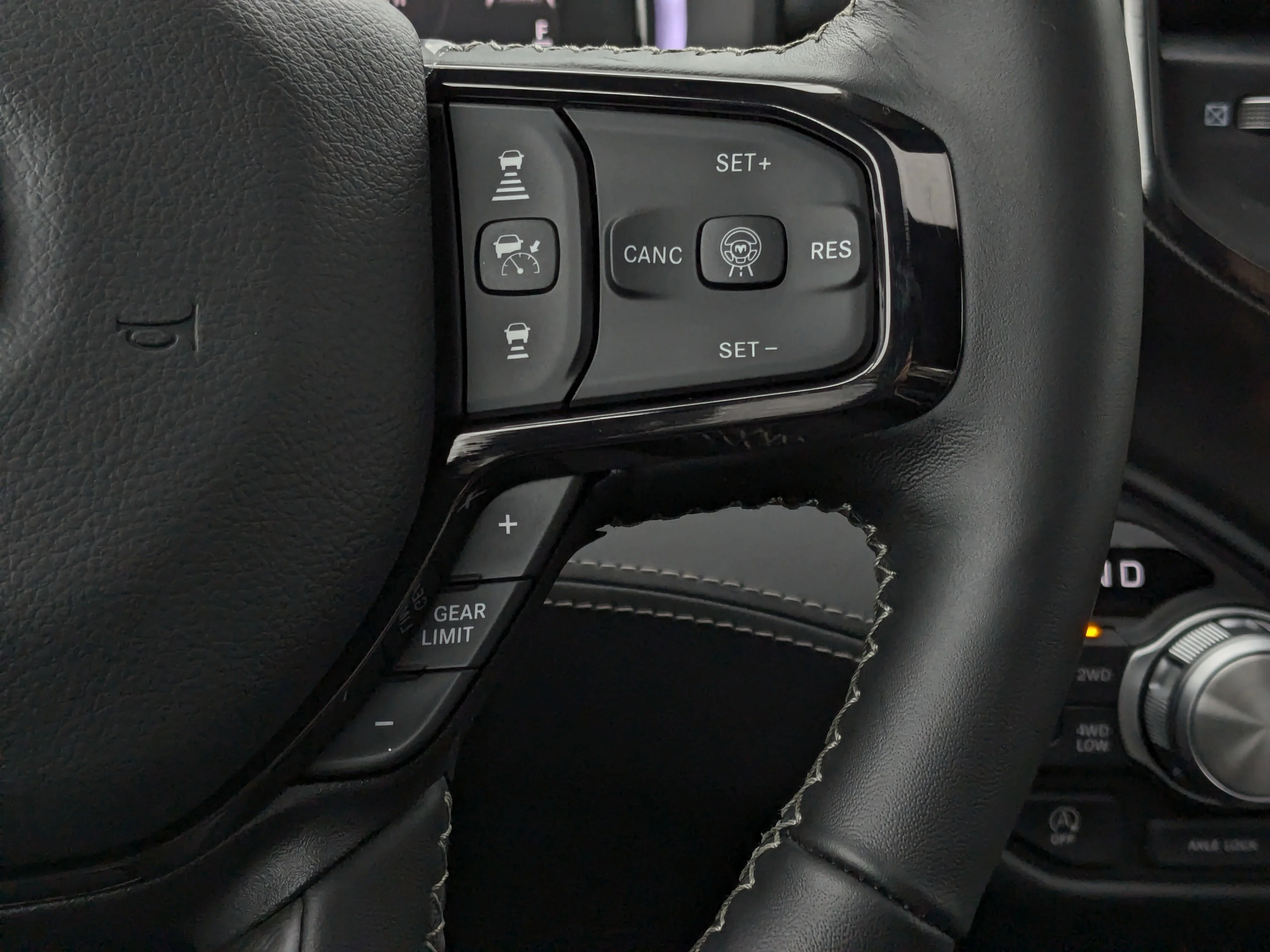 New 2026 Black RAM Limited - PANO SUNROOF - HEADS UP DISPLAY - RAMBOX CARGO & TONS MORE! image 19