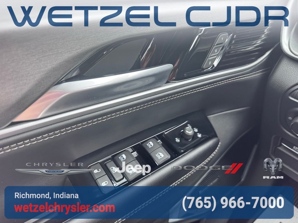 New 2026 Velvet Red Pearl-Coat Exterior Paint Jeep Limited Altitude image 20