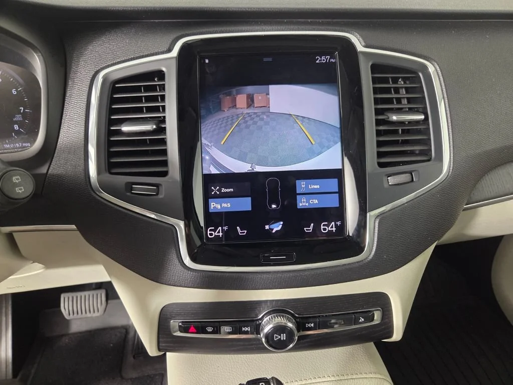 Used 2020 Crystal White Volvo Momentum image 13