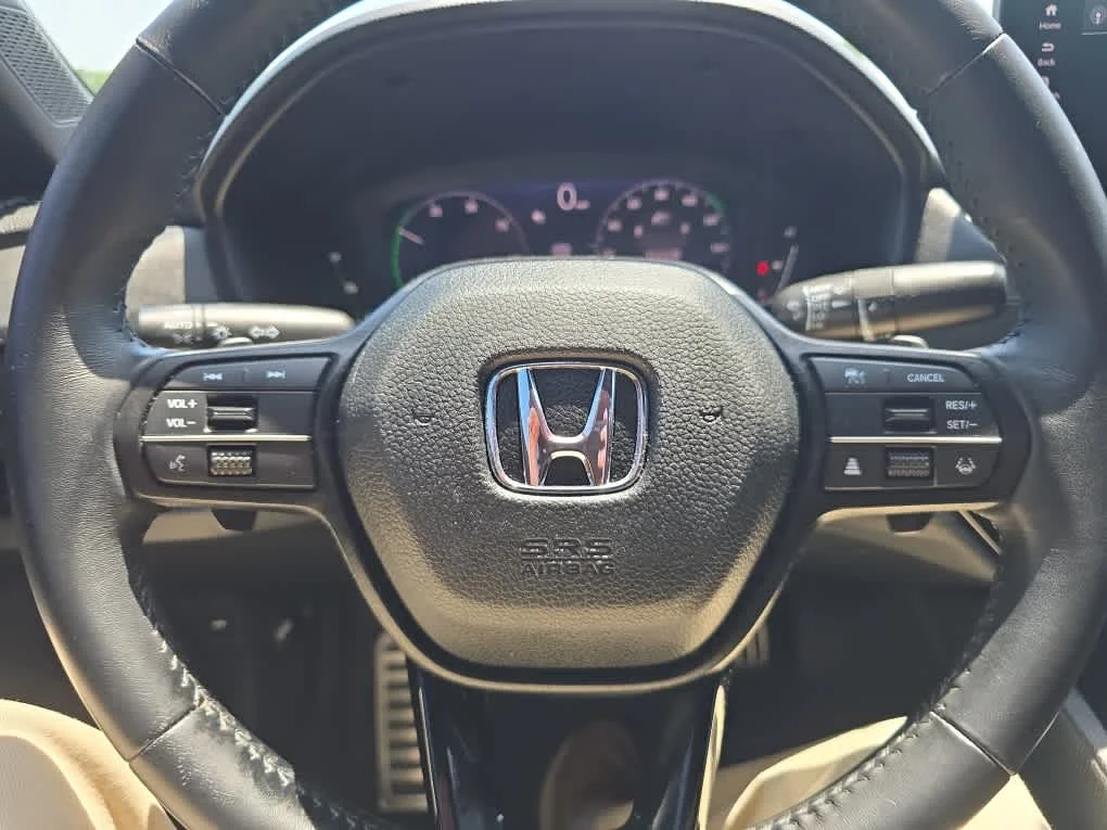 Certified Used 2024 Solar Silver Metallic Honda Sport image 16