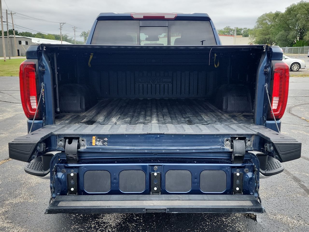 Used 2022 Blue GMC SLT image 23