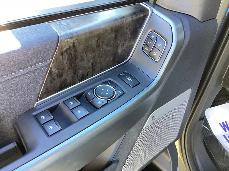 New 2027 Gray Ford Lariat image 27