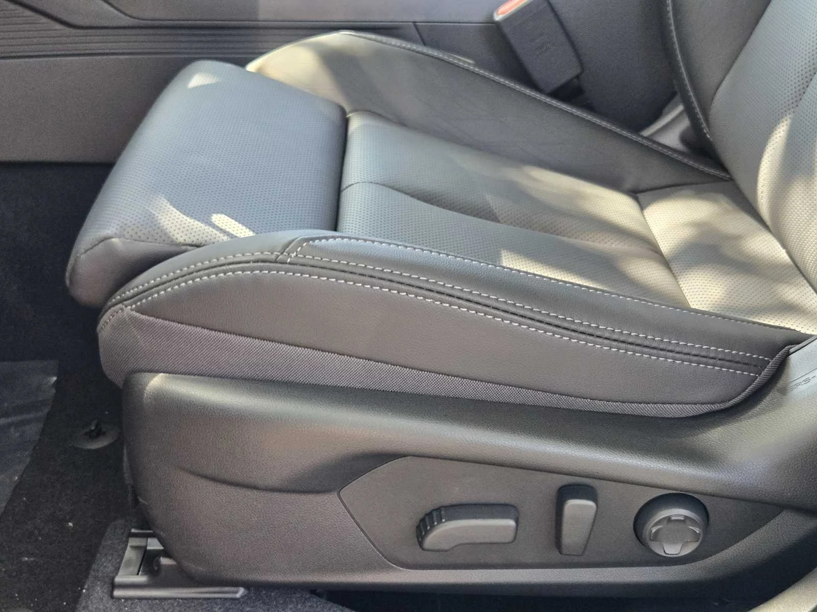 New 2026 MAGNETITE GRAY METALLIC Subaru Touring image 16
