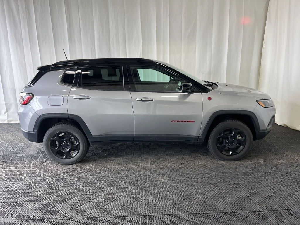 Used 2023 Silver Jeep Trailhawk image 2