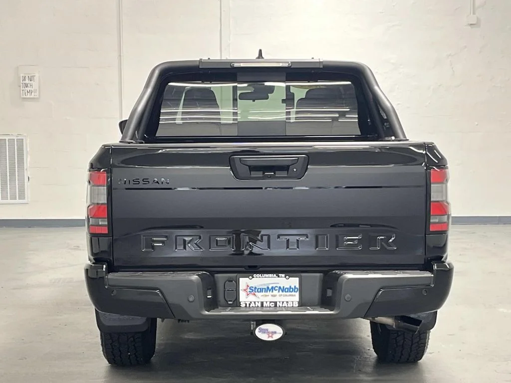 Used 2024 Super Black Nissan SV Crew Cab Hardbody Package image 7