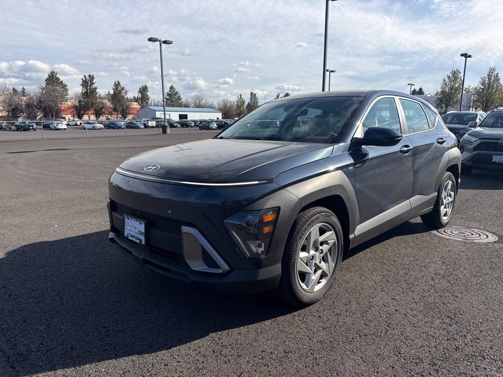 Used 2024 Denim Blue Pearl Hyundai SE image 3