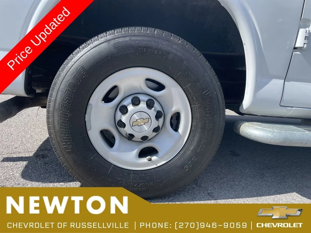Certified Used 2024 Summit White Chevrolet Work Van image 34