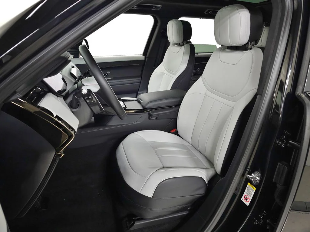 Used 2025 Black Land Rover Autobiography image 17