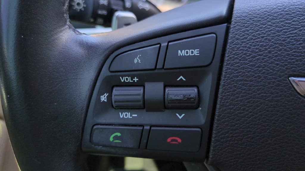 Used 2017 Black Genesis 3.8 image 21