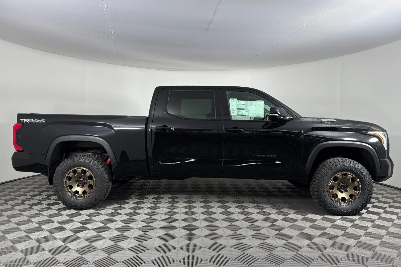 New 2025 Toyota Tundra i-FORCE MAX Tundra Limited LIMITED CREWMAX 