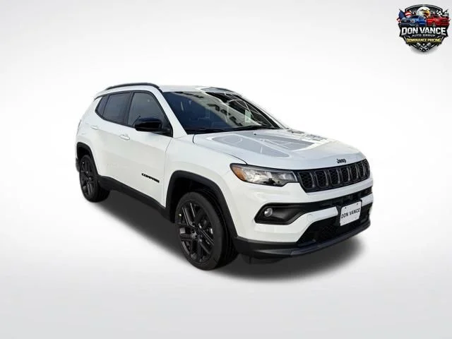 New 2026 Bright White Clearcoat Jeep Latitude image 7
