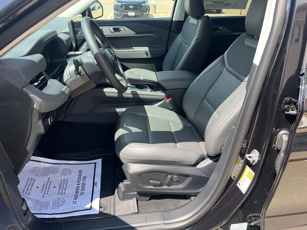 New 2026 Agate Black Metallic Ford Active image 12