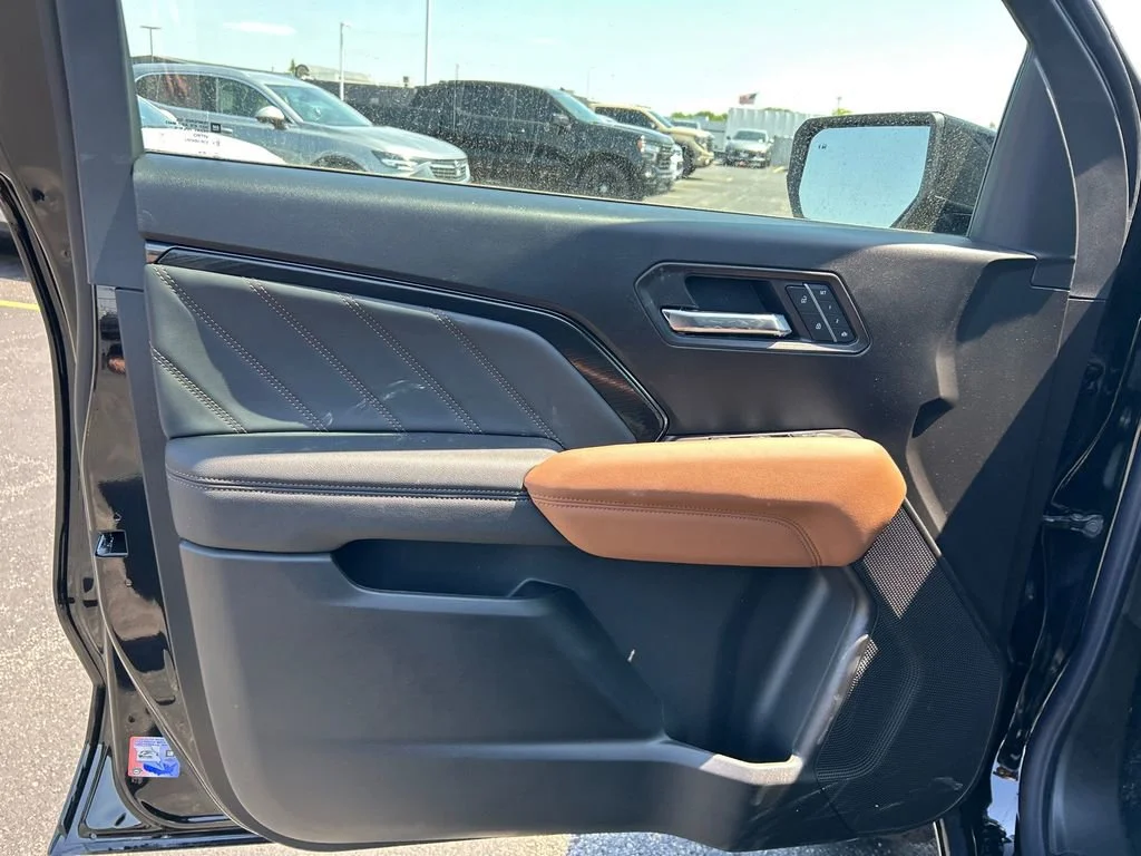 New 2026 Onyx Black GMC AT4 image 17