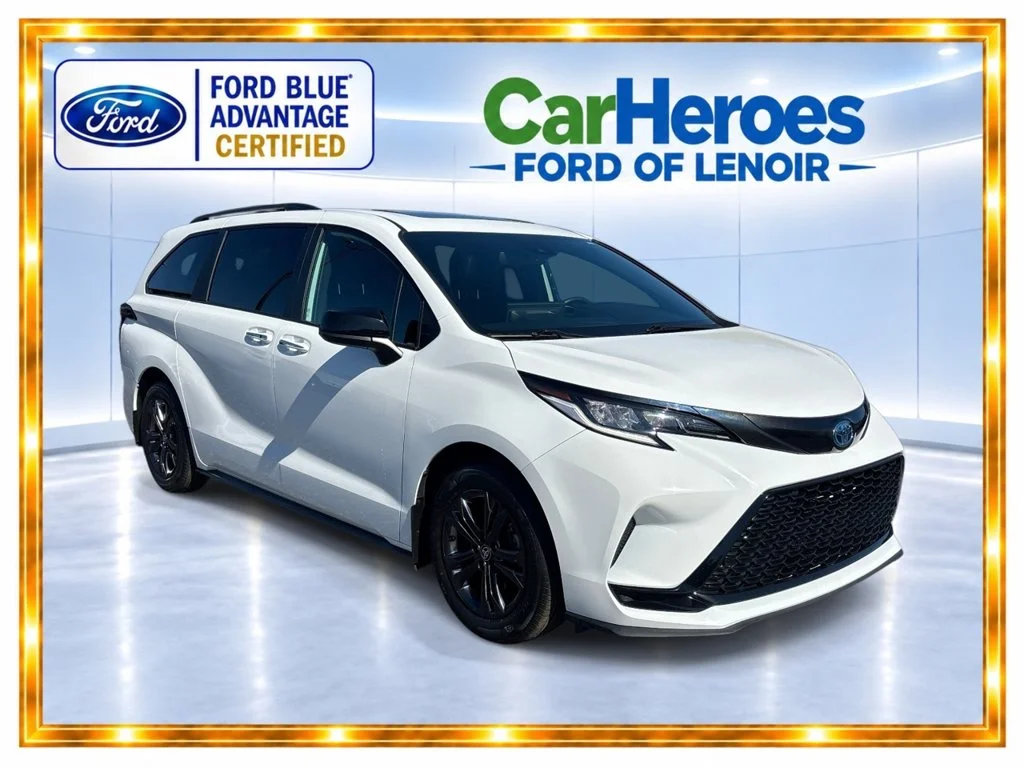 2025 Toyota Sienna LE
