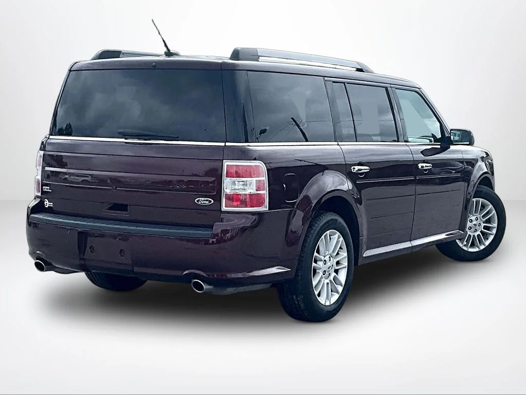 Used 2018 Red Ford SEL image 3