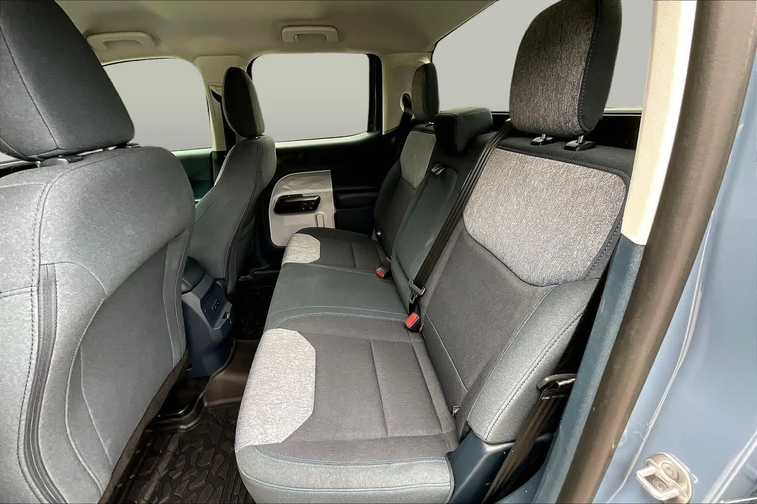 Used 2025 Azure Gray Metallic Tri-Coat Ford XLT image 19