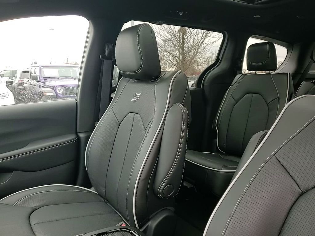 2026 Chrysler Pacifica Limited - Photo 23