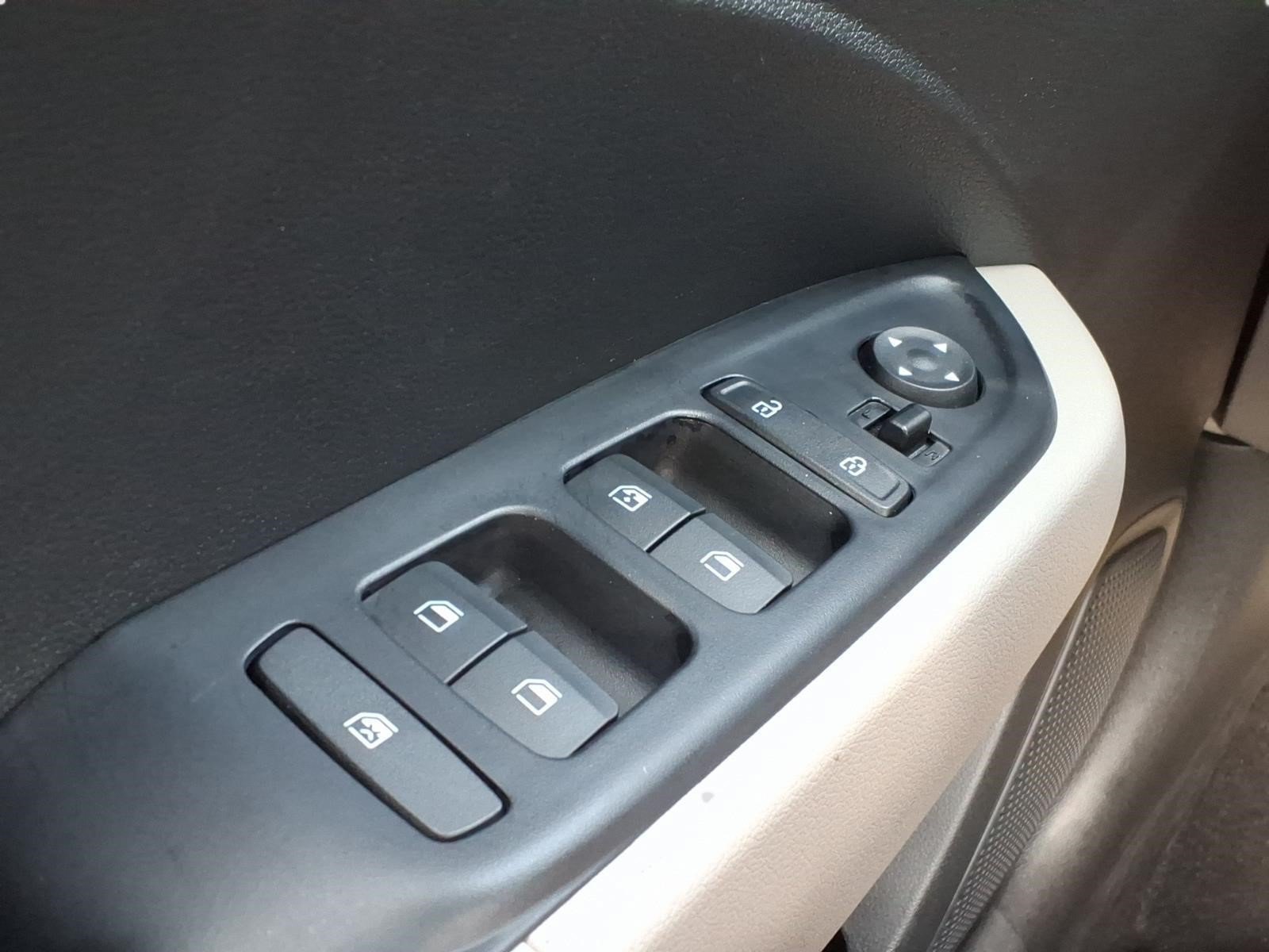 2025 Hyundai Venue SEL - Photo 22