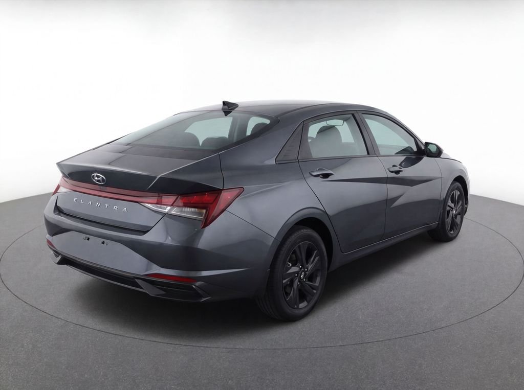 Certified Used 2023 Gray Hyundai SEL image 4