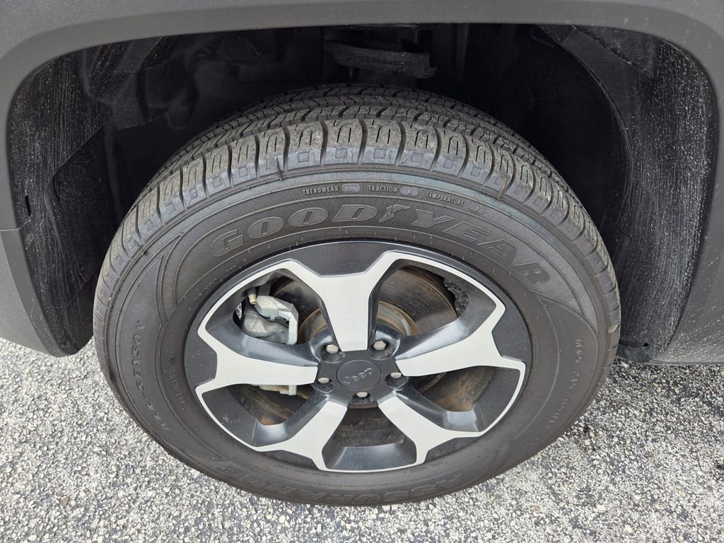 Used 2022 Black Jeep Trailhawk image 20