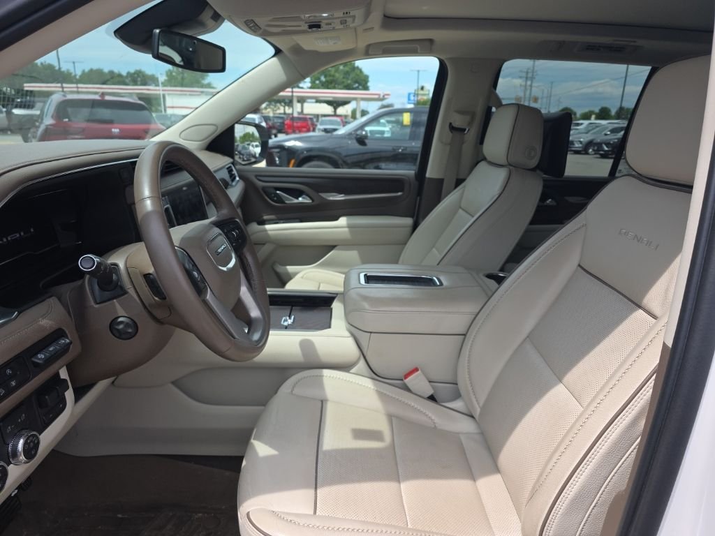 Used 2023 White Frost Tricoat GMC Denali image 8