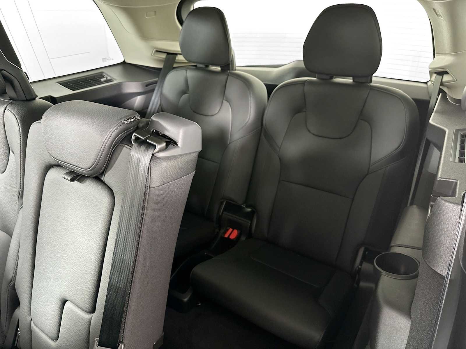 2025 Volvo XC90 Plus - Photo 23